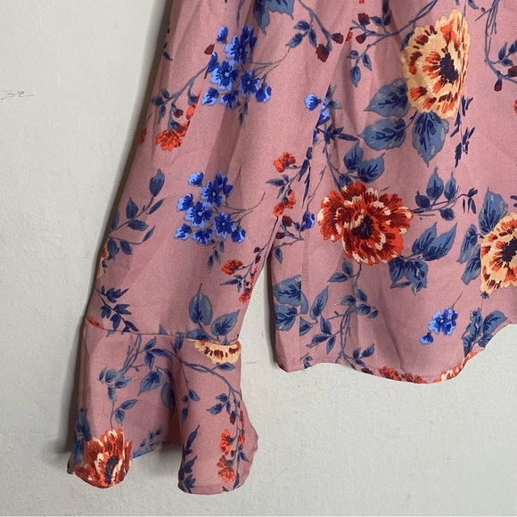 Iris Women’s Floral Long Sleeve Bell Sleeve Blouse Size Medium - Picture 7 of 16